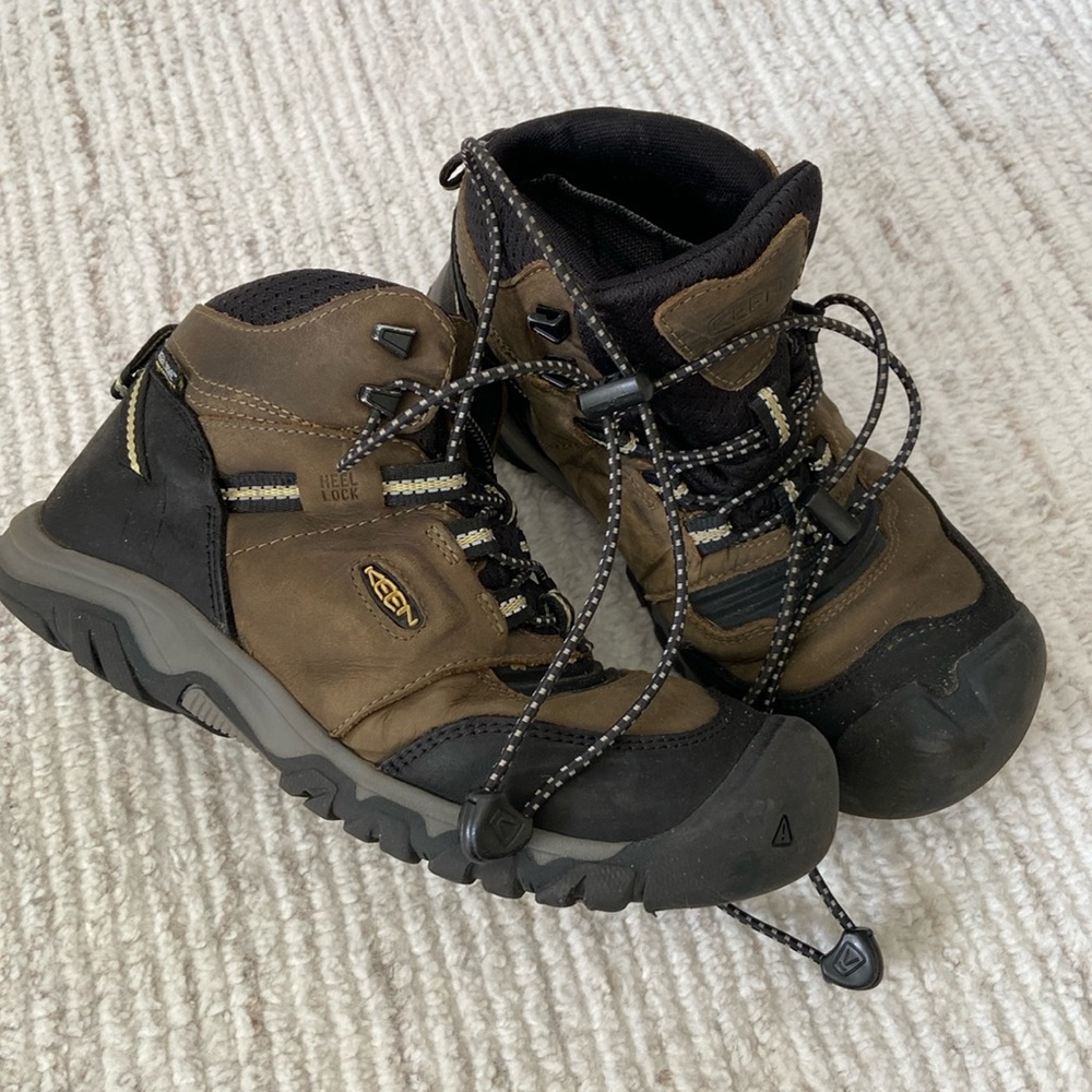 Keen kids Ridge Flex waterproof hiking boots size 3 Little Kid